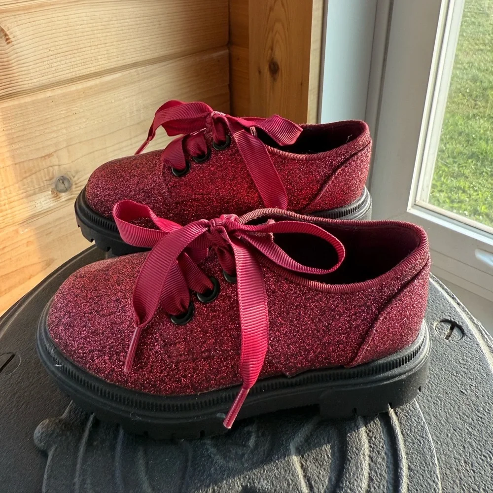 Cat & Jack NWOT Burgundy Sparkle Size 7 Dress Shoe